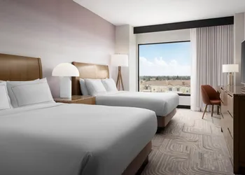 Hotel Zessa Orange County Airport, a DoubleTree by Hilton hotel thumbnail 6