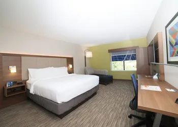 Holiday Inn Express Naperville by IHG hotel thumbnail 7