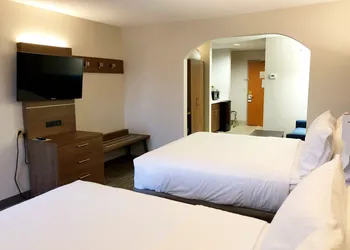 Holiday Inn Express Hotel & Suites Harrison by IHG hotel thumbnail 5