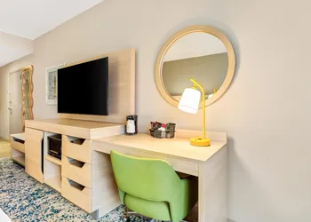 Hampton Inn & Suites St. Petersburg/Downtown hotel thumbnail 6
