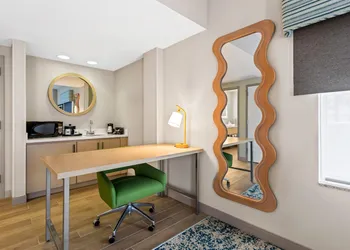 Hampton Inn & Suites St. Petersburg/Downtown hotel thumbnail 8