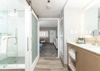 DoubleTree Suites by Hilton Melbourne Beach Oceanfront hotel thumbnail 7