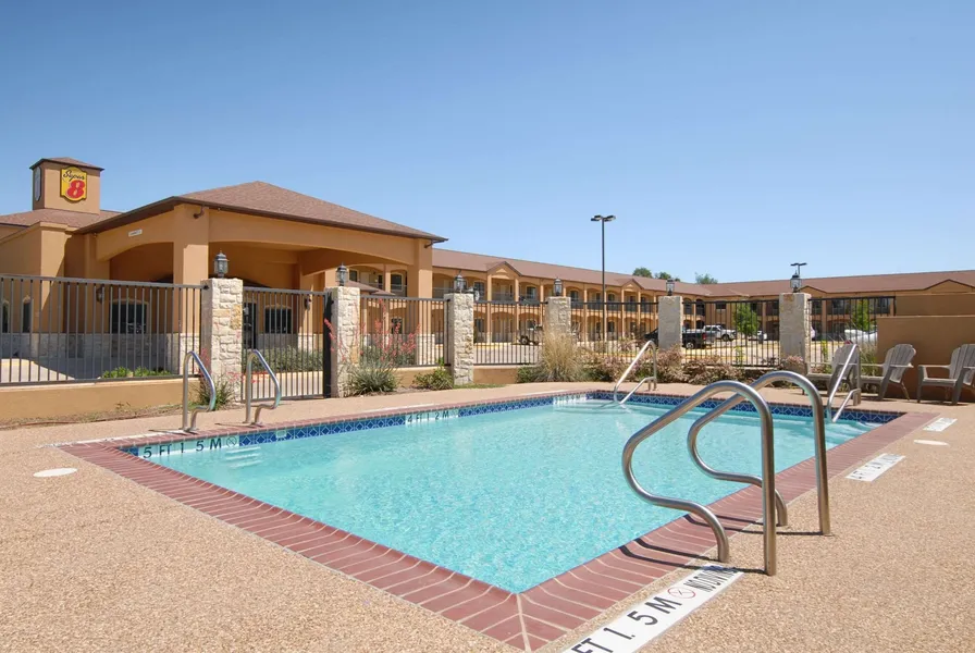 Super 8 by Wyndham Stephenville hotel detail image 6
