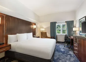 Doubletree by Hilton Cape Cod - Hyannis hotel thumbnail 4
