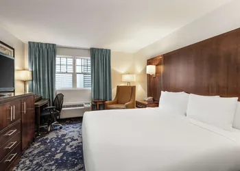 Doubletree by Hilton Cape Cod - Hyannis hotel thumbnail 5