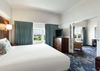 Doubletree by Hilton Cape Cod - Hyannis hotel thumbnail 8