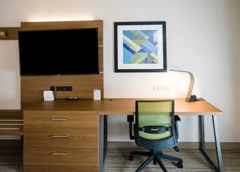 Holiday Inn Express & Suites Knoxville-Farragut by IHG hotel thumbnail 3