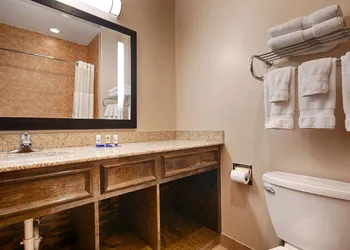 Best Western Plus Palo Alto Inn & Suites hotel thumbnail 4