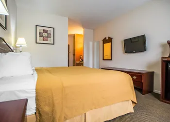 Quality Inn Peru near Starved Rock State Park hotel thumbnail 5
