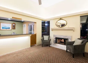 Days Inn by Wyndham Newport OR hotel thumbnail 2