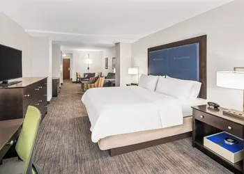 Holiday Inn Express & Suites Wilmington-Newark by IHG hotel thumbnail 7