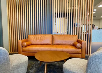 Howard Johnson by Wyndham Winnipeg West hotel thumbnail 6