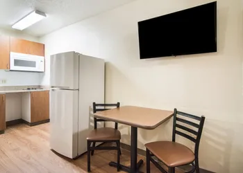 Suburban Studios Durham-Raleigh hotel thumbnail 5