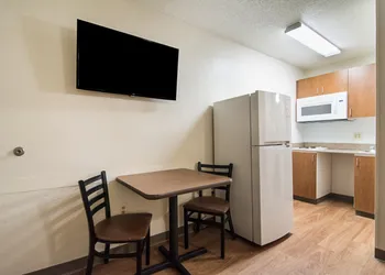 Suburban Studios Durham-Raleigh hotel thumbnail 6