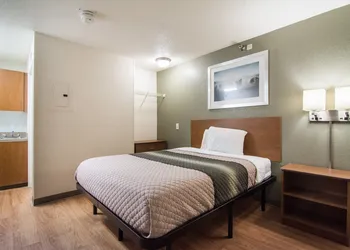 Suburban Studios Durham-Raleigh hotel thumbnail 7