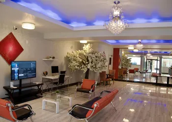 Ramada by Wyndham Yuma hotel thumbnail 2
