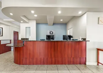 Quality Inn Weeki Wachee - Spring Hill hotel thumbnail 3
