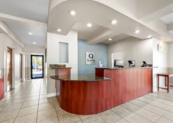 Quality Inn Weeki Wachee - Spring Hill hotel thumbnail 4