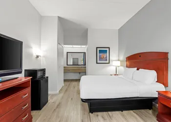 Quality Inn Weeki Wachee - Spring Hill hotel thumbnail 6