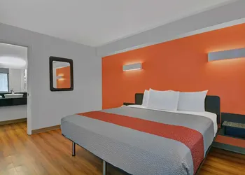 Motel 6 Cutler Bay, FL hotel thumbnail 7