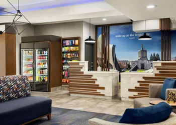 La Quinta Inn & Suites by Wyndham Salem OR hotel thumbnail 2