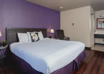 Alura Inn hotel thumbnail 8