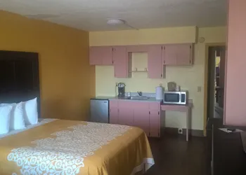 Days Inn & Suites by Wyndham Port Richey hotel thumbnail 5