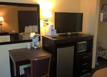 Days Inn & Suites by Wyndham Port Richey hotel thumbnail 7