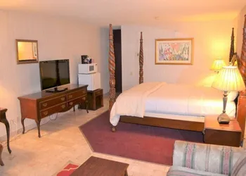 Merced Inn and Suites hotel thumbnail 8