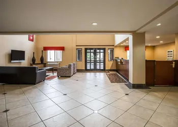 Econo Lodge Inn & Suites Monroe hotel thumbnail 3