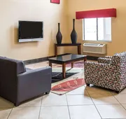Econo Lodge Inn & Suites Monroe hotel detail image 4