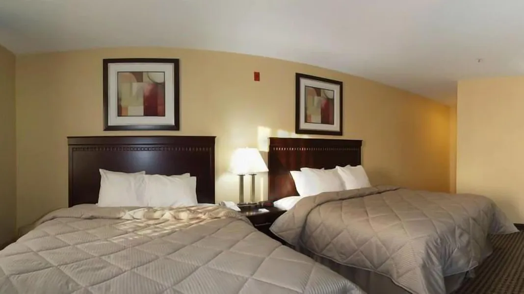 Econo Lodge Inn & Suites Monroe hotel detail image 6