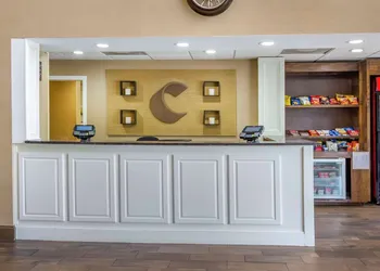 Comfort Suites hotel thumbnail 3