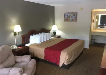 Econo Lodge hotel thumbnail 6