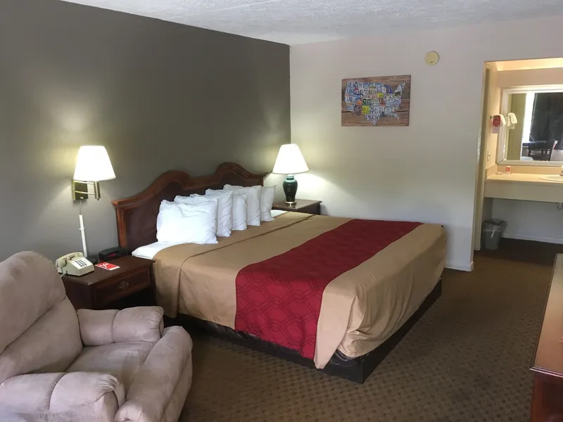 Econo Lodge hotel detail image 6