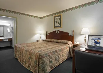 Americas Best Value Inn Anderson, SC hotel thumbnail 8