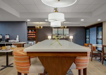 Hampton Inn Birmingham-Colonnade 280 hotel thumbnail 8