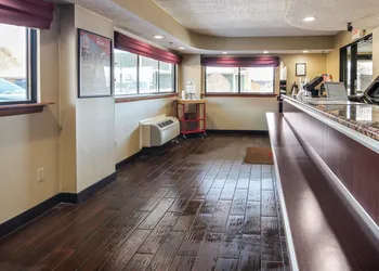 Red Roof Inn Detroit - Troy hotel thumbnail 3