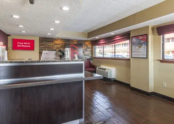 Red Roof Inn Detroit - Troy hotel thumbnail 4