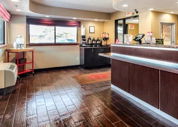 Red Roof Inn Detroit - Troy hotel thumbnail 5
