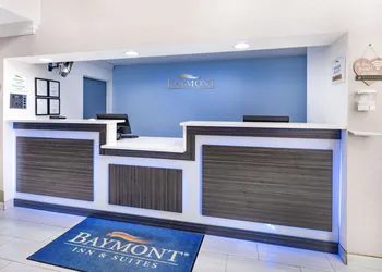 Baymont by Wyndham Gurnee hotel thumbnail 2