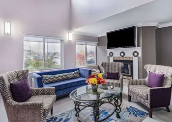 Baymont by Wyndham Gurnee hotel thumbnail 3
