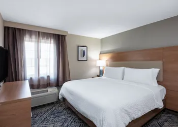 Candlewood Suites Chesapeake by IHG hotel thumbnail 5
