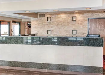 Quality Inn Effingham North hotel thumbnail 2