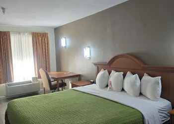 Econo Lodge Villa Rica hotel thumbnail 6