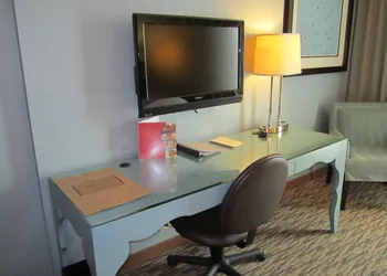 Crowne Plaza Lombard Downers Grove by IHG hotel thumbnail 5