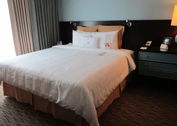 Crowne Plaza Lombard Downers Grove by IHG hotel thumbnail 6
