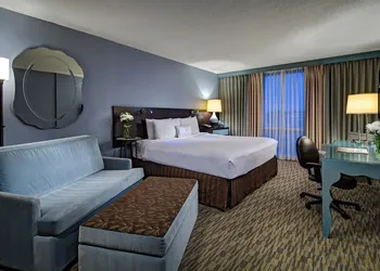 Crowne Plaza Lombard Downers Grove by IHG hotel thumbnail 7