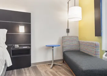 Holiday Inn Express & Suites Hardeeville - Hilton Head by IHG hotel thumbnail 2
