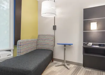 Holiday Inn Express & Suites Hardeeville - Hilton Head by IHG hotel thumbnail 3